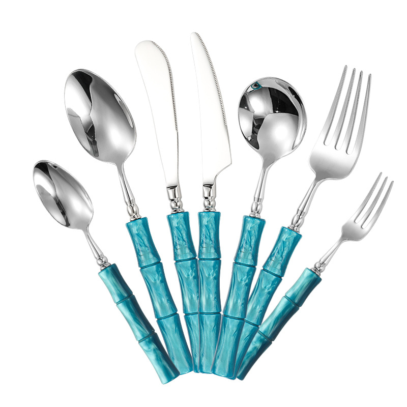 Cuchillos, tenedores y cucharas de vajilla de acero inoxidable 304 Juego de vajilla de hotel europeo y americano Cuchillos y tenedores de bambú de acrílico blanco glaciar creativo
