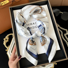 小方巾丝巾女秋冬季高级感气质2025新款时尚装饰颈饰脖子蓝白领巾