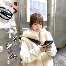 羊羔毛皮毛一体马甲女连帽2025新款秋冬韩版时髦洋气无袖外套皮草