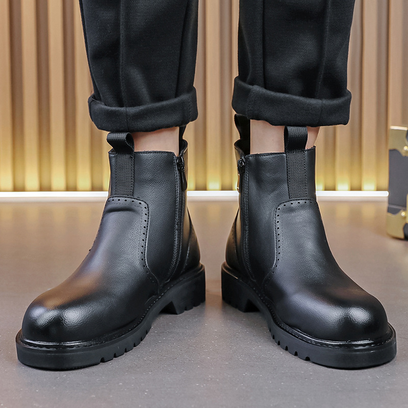 Cuero transfronterizo de color sólido para hombres pequeños zapatos negros otoño y invierno nuevos zapatos de alta tendencia retro botas de cuero gruesas de tamaño grande