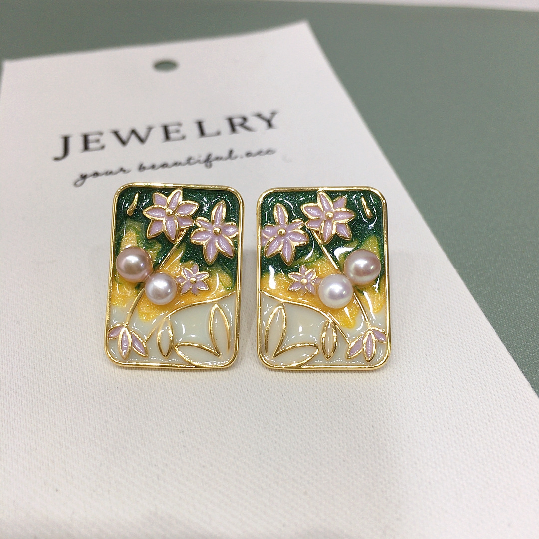 organic earrings from pearl