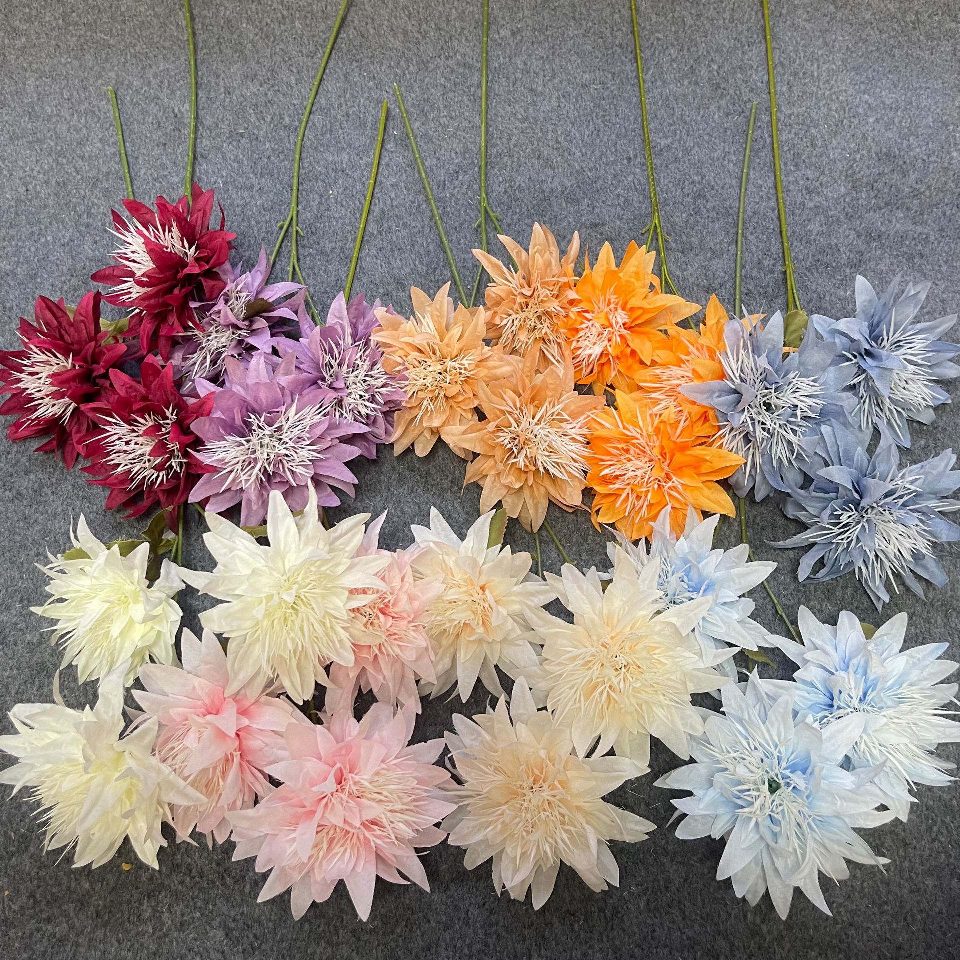 Hotel decoration wedding artificial flower arrangement with 3-headed anemone in a row