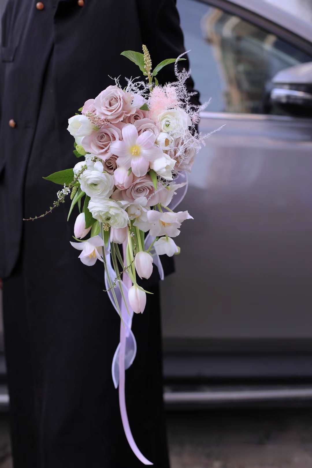 郁金香花束新娘假花影楼结婚手捧花花成品摄影花白色拍照旅拍