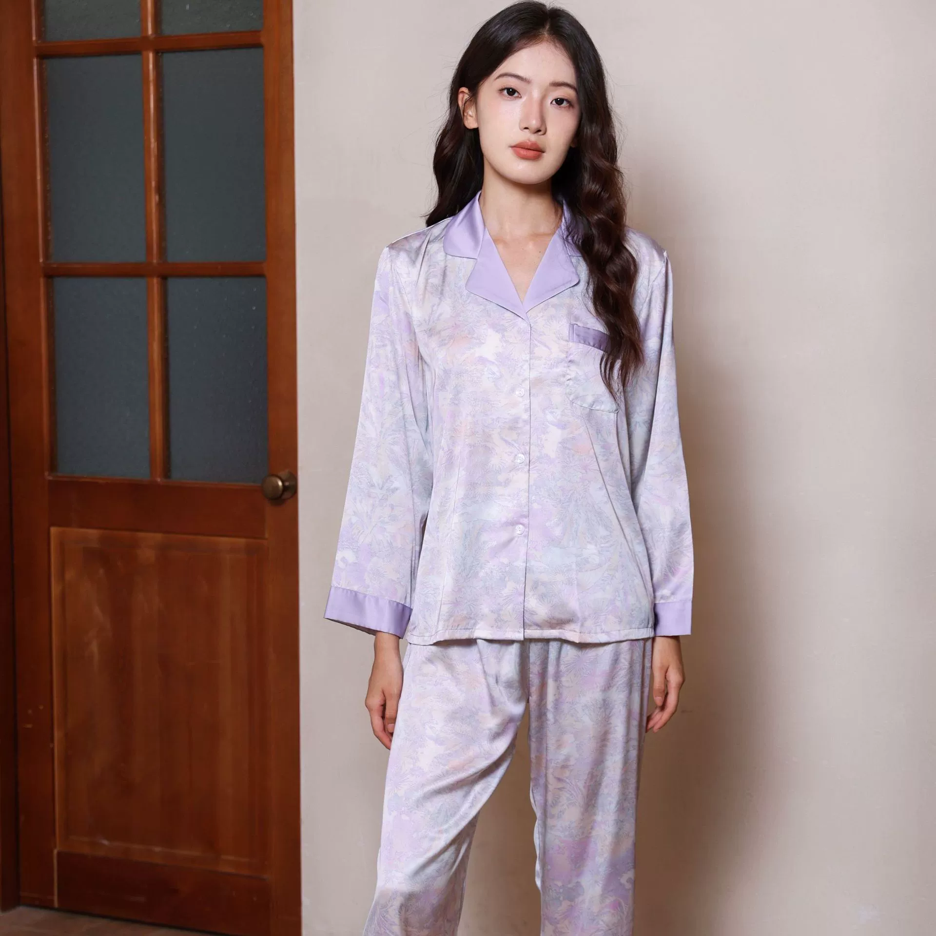 Пижамы из ледяного шелка, Женская Высококачественная пижама с принтом с чернилами, с длинными рукавами, весенне-летняя одежда, роскошный костюм для дома