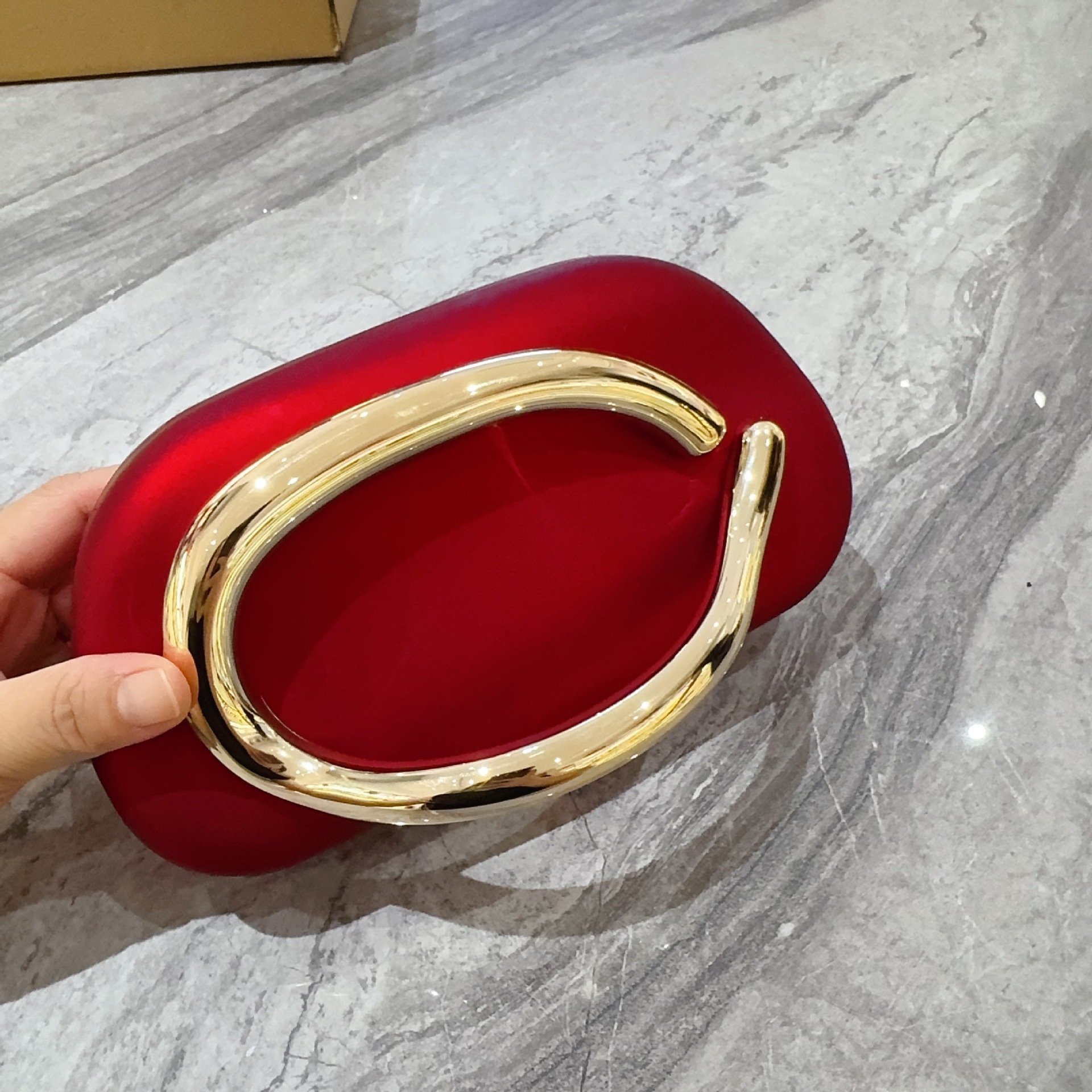 Europa y América tendencia transfronteriza bolsa de cena ligera de lujo bolsa acrílico cadena metal para llevar un solo hombro bolso de mano ropa de noche