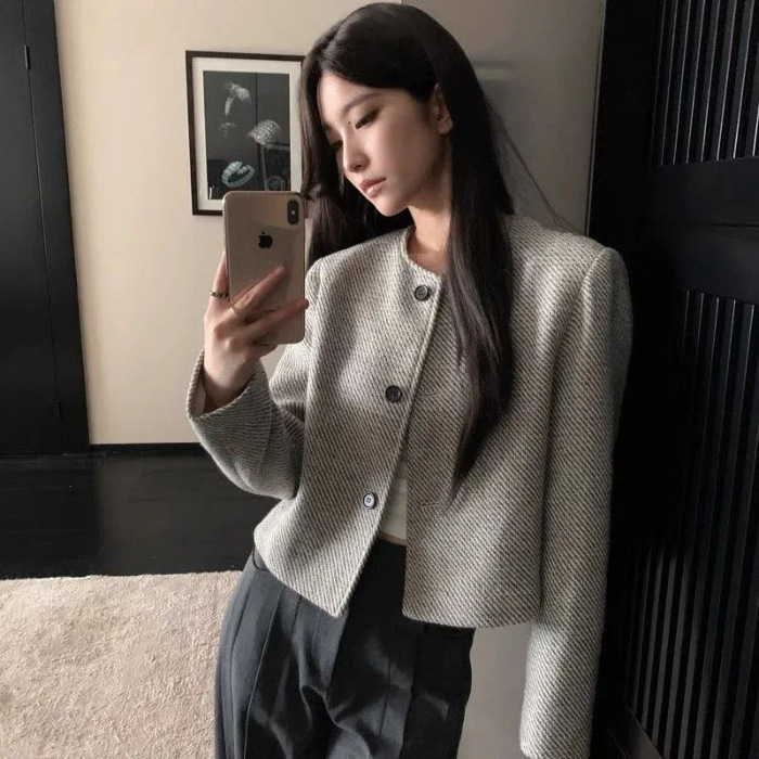 复古圆领小香风外套女秋季小个子高级感条纹宽松名媛千金短款上衣|undefined