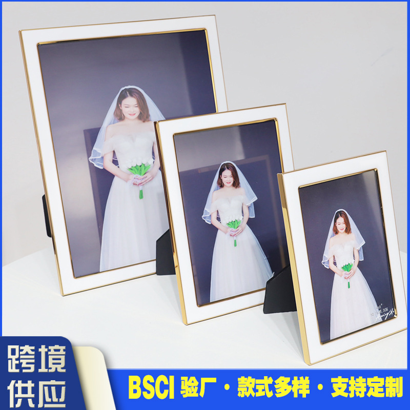 Factory wholesale Europe and the United States modern simple drop glue metal photo frame table 6 inch 7 inch 10 inch wall washing photo frame