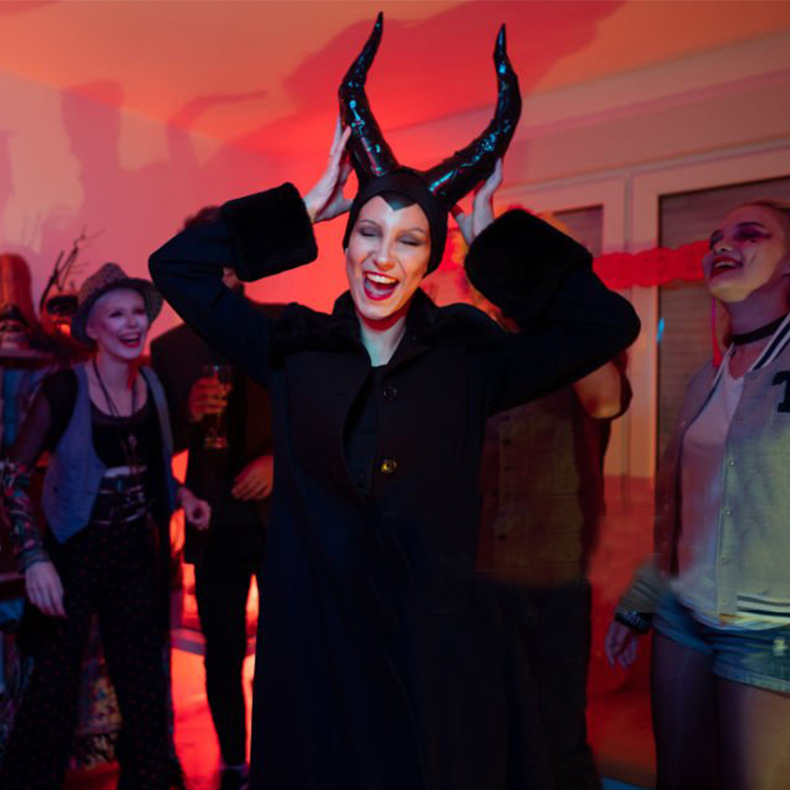 Transfronterizos Halloween demonios corno de toro gran tocado fantasma festival de cabello arnés de decoración tocado maquillaje props de fiesta