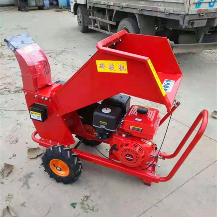 果园家用小型枝条树枝粉碎机 15马力柴油碎枝机 履带式树枝粉碎机