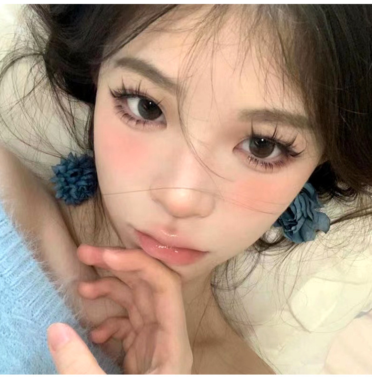 Mengjie Shangpin's glue-free self-adhesive false eyelashes are perfect for beginners with lazy lower eyelashes. They are natural, seamless, transparent, and do not require removal undefined