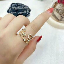 �r�еϼ�CD��ĸ���Ӽ������ָŮС���F���OӋ�в���ɫ�_��ָ�h