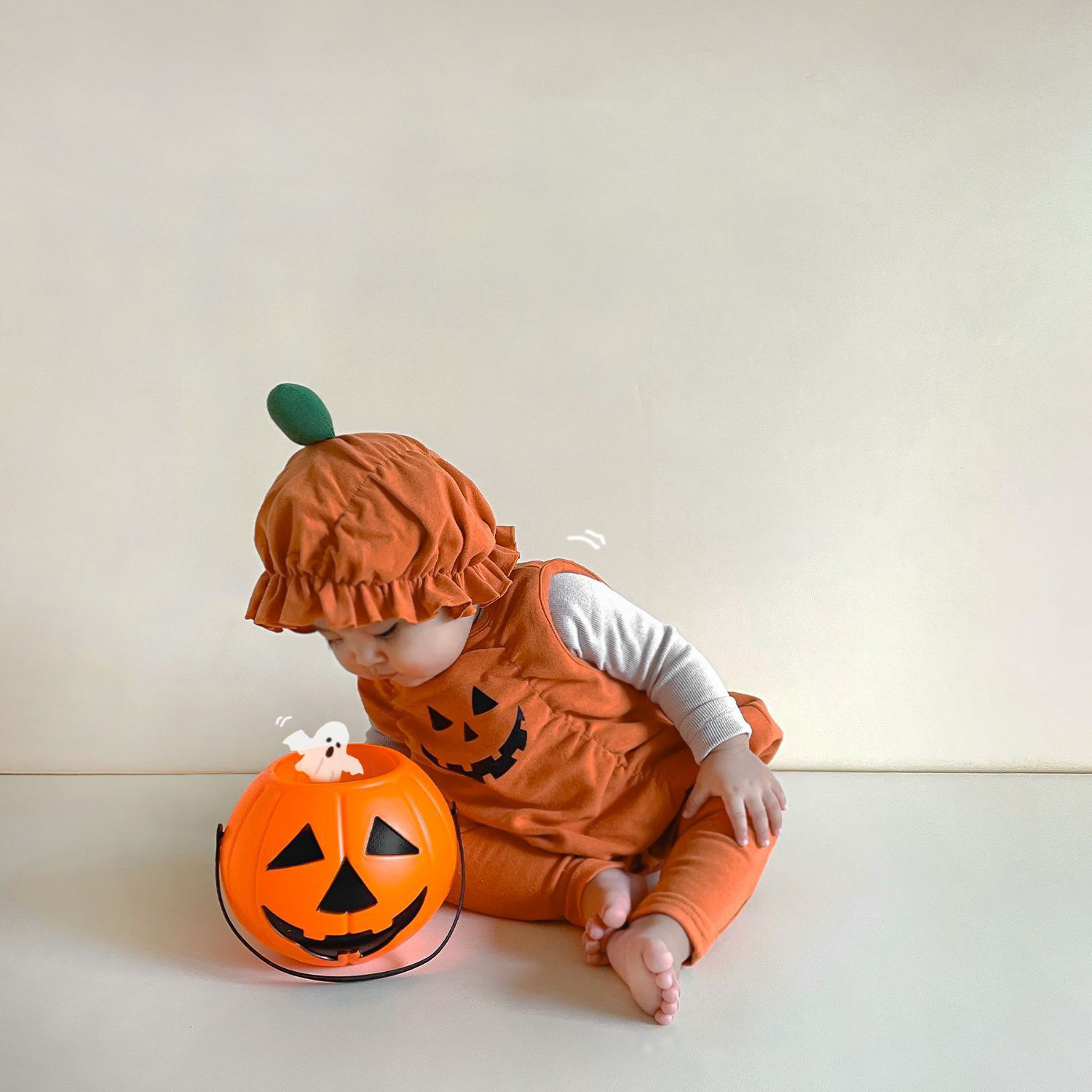 25秋の新しい韓国スタイルのベビージャンプスーツインスタイルハロウィンカボチャの形のベビーフェスティバルジャケット