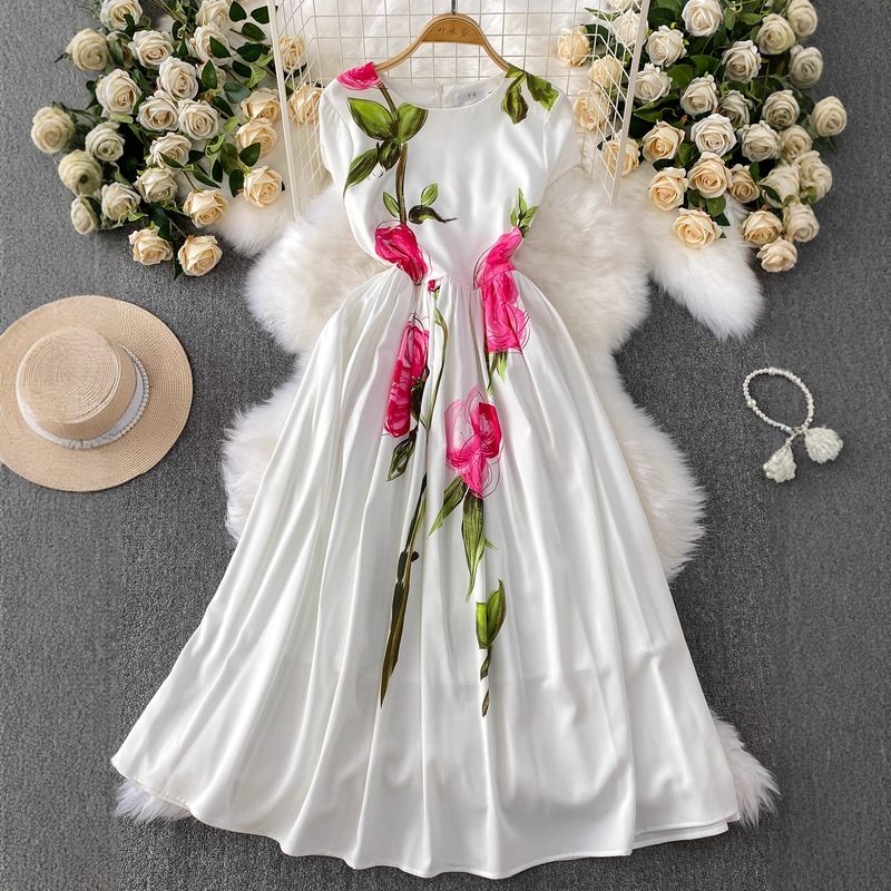 Carefully Selected 2025 New French Style Women's Clothing, Retro Pink Flower Waist Slimming Dress with Large Hem to Reduce Age