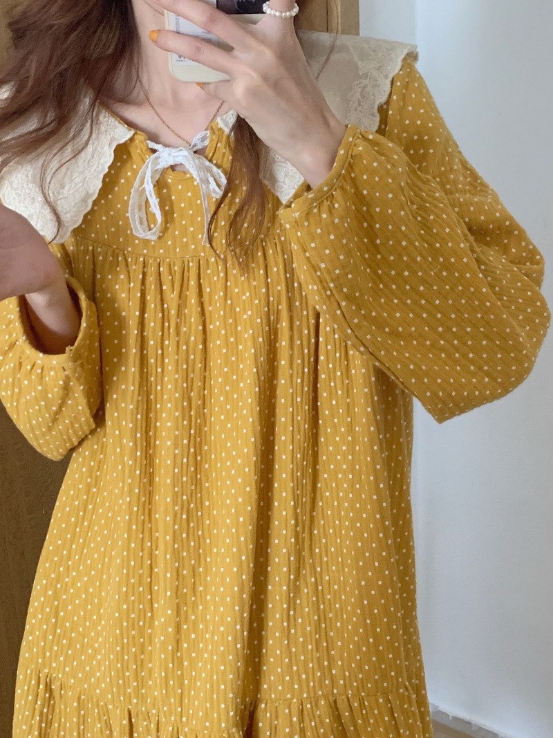 黄色のスカート