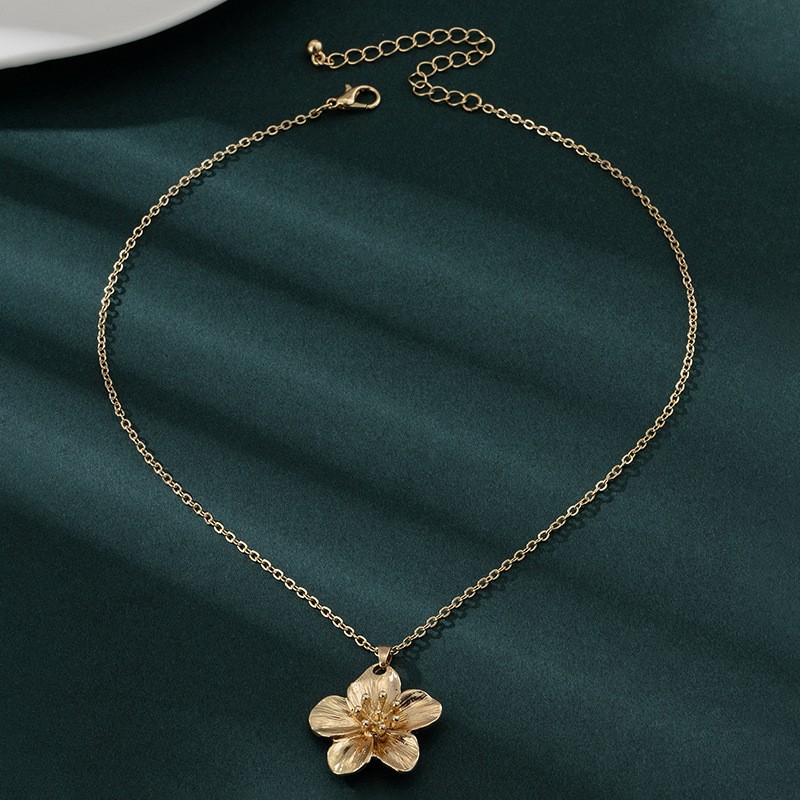 Collier pendentif fleur plissée dorée, tendance européenne et américaine, pour femme, style multi-rangs._voghion.com