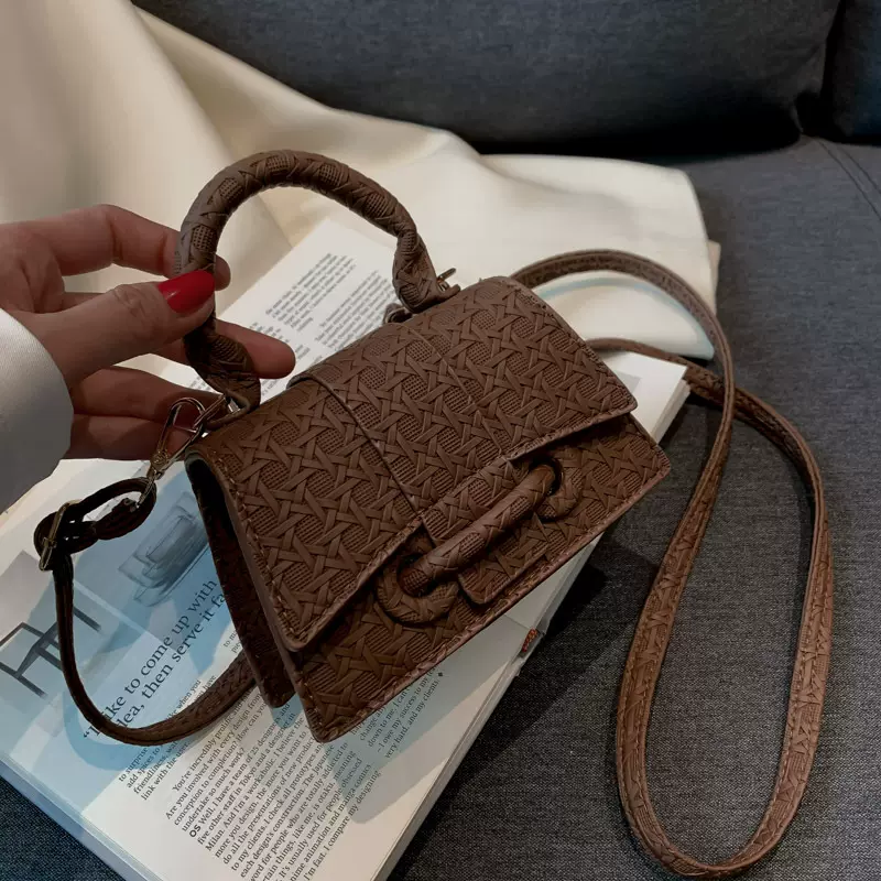 唯美法式潮流质感手提包包女2023新款简约时尚压痕个性单肩斜挎包