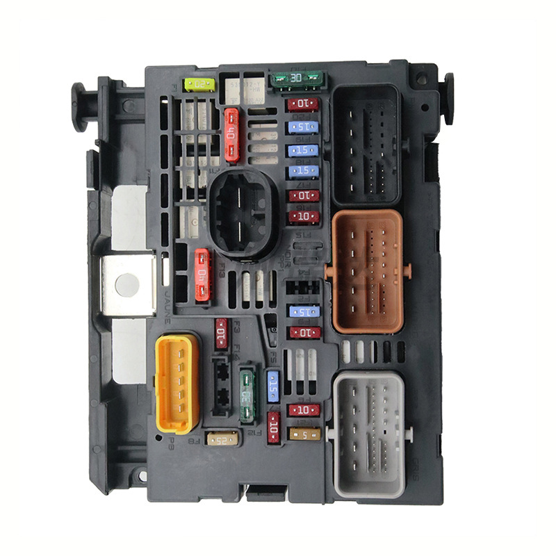 Caja de fusibles 9809742880 para Renault Peugeot Citroën 307 Sega Triumph 408