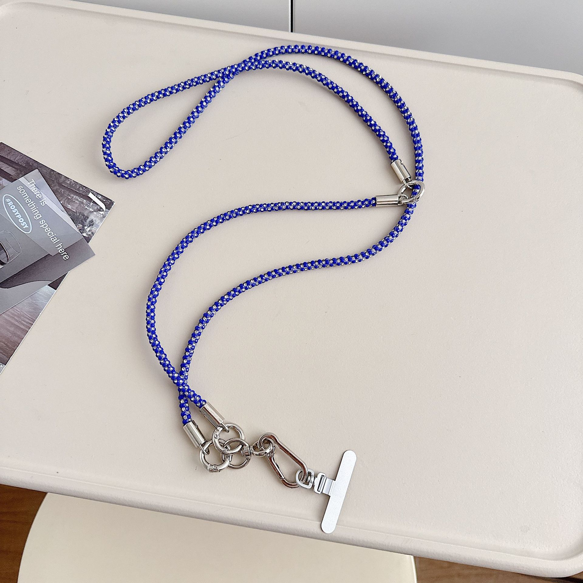 Cadena de teléfono móvil de alta gama hecha a mano de boutique, cordón de teléfono móvil de moda tres en uno de diamantes de lujo, mensajero largo/colgante