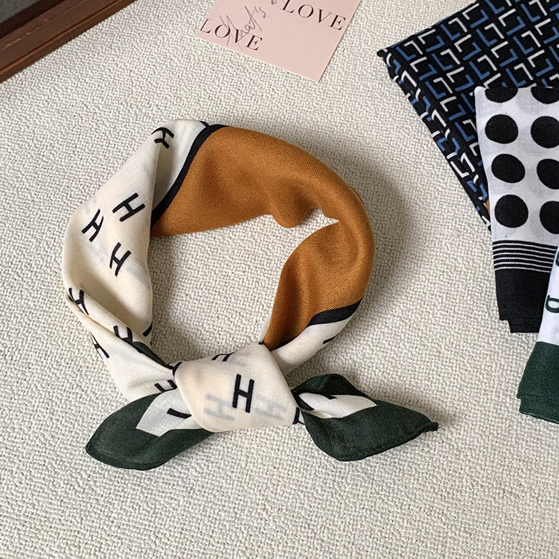 Bufandas de seda cuadrada alta sensación de 2025 nuevo estilo coreano pequeño bufandas de cuello bufandas de cuello bufandas de seda al por mayor