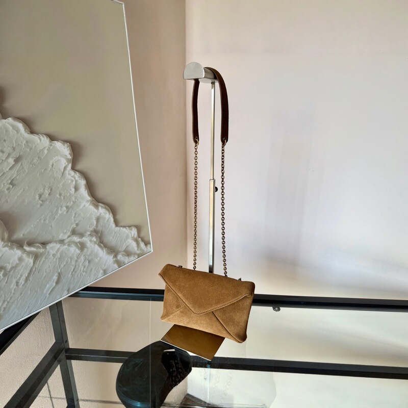Fashion Frosted Envelope-Style Chain Clutch Large-Capacity Shoulder Bag High-Quality Texture Chain Crossbody Bag High-End Trendy Fashion Frosted Envelope-Style Chain Clutch Large-Capacity Shoulder Bag High-Quality Texture Chain Crossbody Bag High-End Trendy