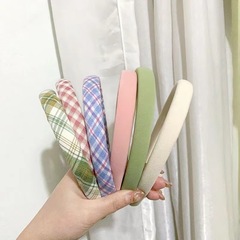 Trendy, boho-style headband: Delicate, fairy-like, fine-design plaid or solid-color hairbands—perfect for girls who love a fresh, sweet, and effortlessly stylish look. Fully versatile and fashion-forward hair accessories!