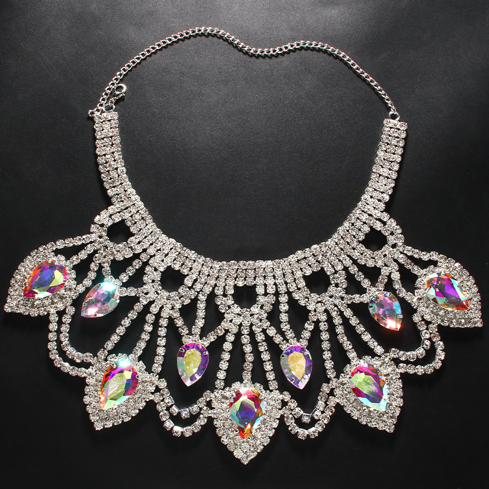 AliExpress Venta caliente exagerado collar traje mujer rhinestone collar flash pendientes reina accesorios conjunto de joyas