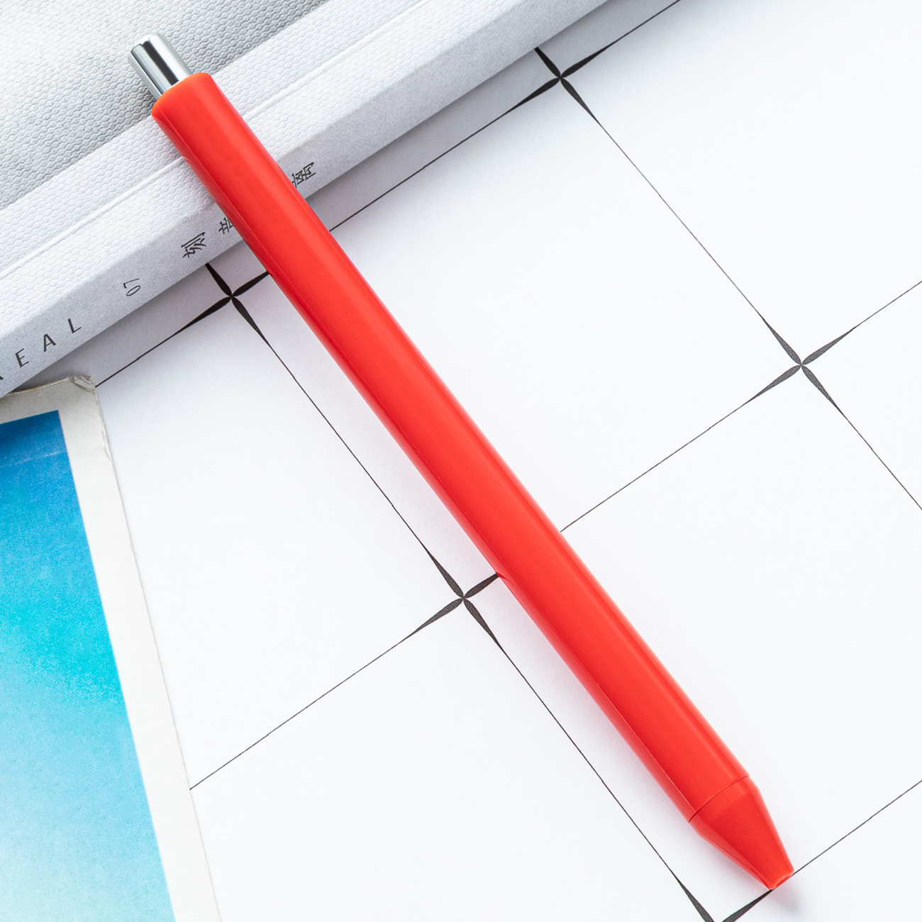 Pluma de plástico de color macarón simple examen de estudiantes pincel bolígrafo se puede imprimir logotipo de exhibición de regalos bolígrafo publicitario