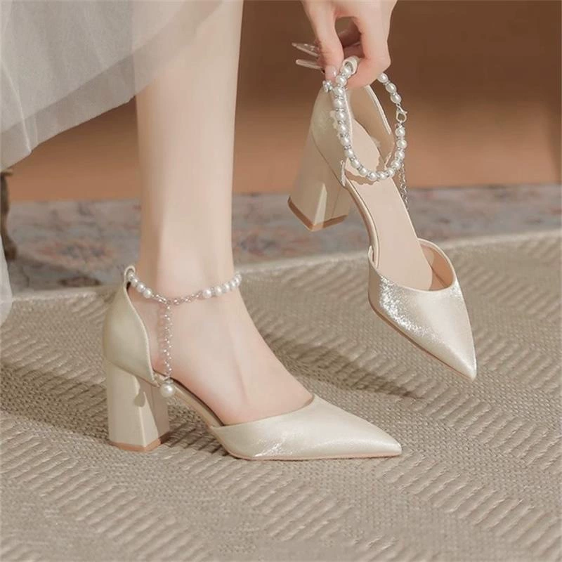Толстый каблук, острый носок, полый жемчуг, однолинейные туфли на высоком каблуке с пряжкой, свадебные туфли на высоком каблуке, универсальные туфли-лодочки небольшого размера, туфли подружки невесты.