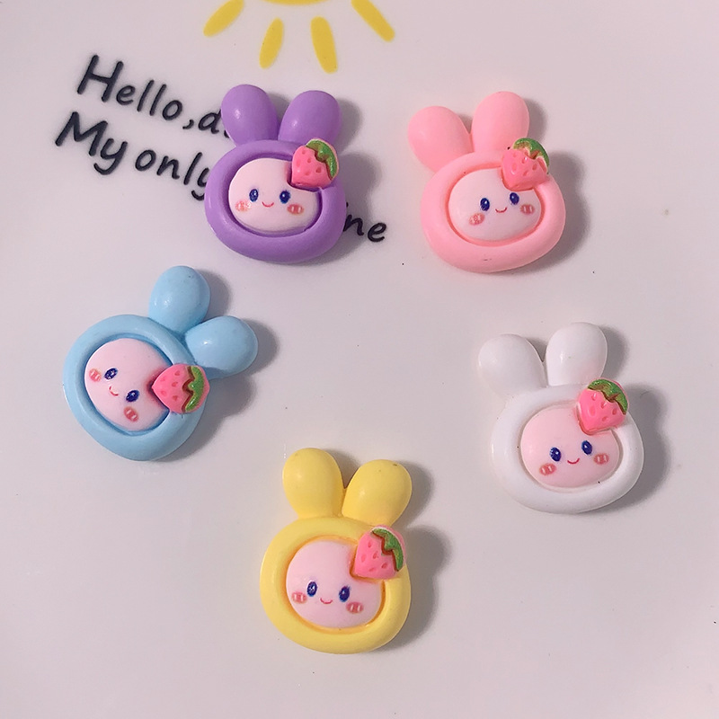 Ventas calientes de dibujos animados de fresa piezas de resina diy crema pegamento caja de teléfono móvil accesorios para el cabello clip de cabello botones de zapatos materiales hechos a mano