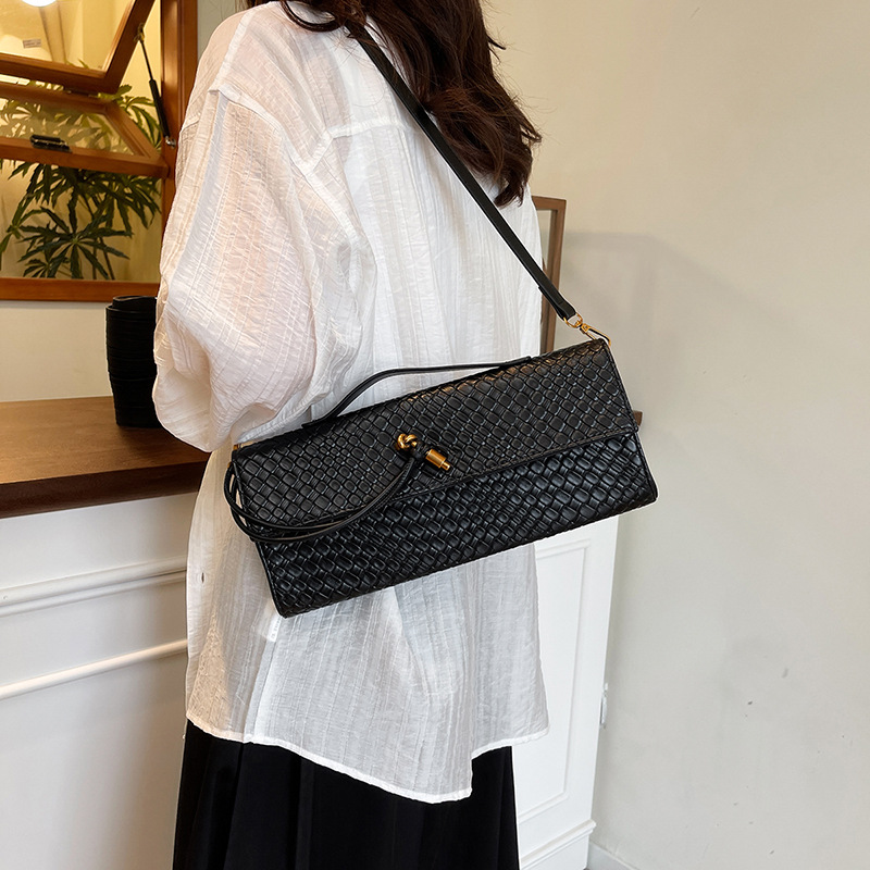 Bolso de alta calidad con textura 2025 verano nuevo bolso femenino bolso de hombro tejido retro bolso de mensajero de gran capacidad de moda