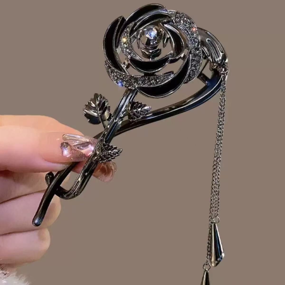 할로우 로즈 트위스트 클립 블랙