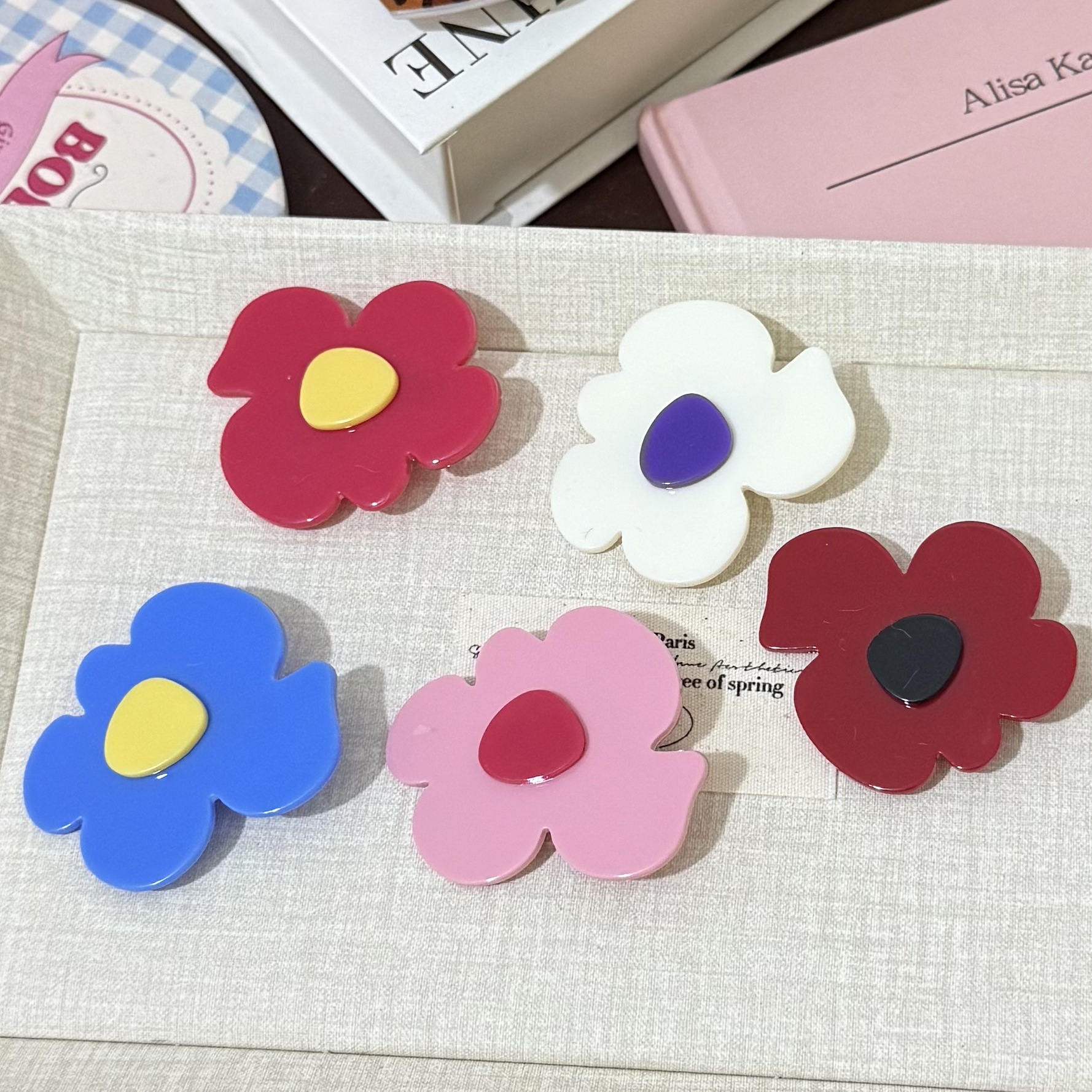 Wholesale In-Stock Floral Hair Clips for Women, Cute and Sweet Summer Duckbill Hairpins, Forehead Bangs Clips, Side Hair Fringe Clips