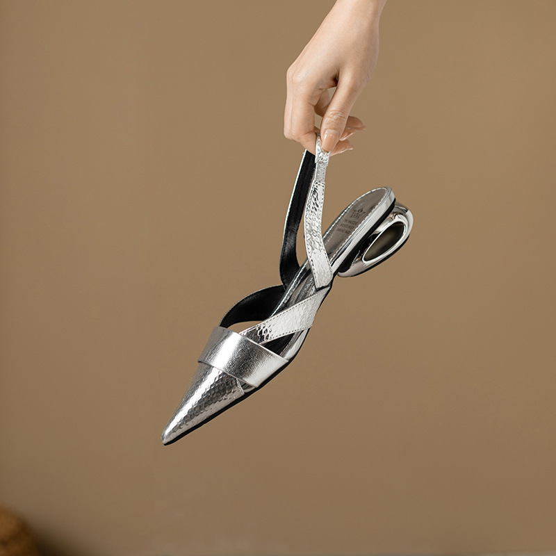 Silver-Colored Closed-Toe Sandals for Women, 2025 New Model, Patent Leather Hollow-Out High Heels, Summer High-Heeled Sandals to Wear with Skirts Silver-Colored Closed-Toe Sandals for Women, 2025 New Model, Patent Leather Hollow-Out High Heels, Summer High-Heeled Sandals to Wear with Skirts