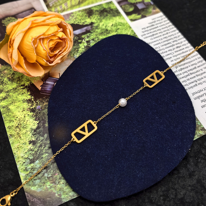 Seiko Edition 2025 New V Bracelet Women Stainless Steel Casual Light Luxury Fashion V Letter Pearl Jewelry Factory Direct Sales