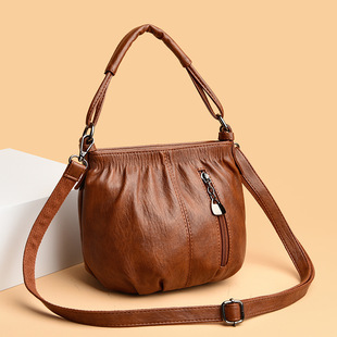 Fashionable retro shoulder bag, capacious one-shoulder bag, 2026 years