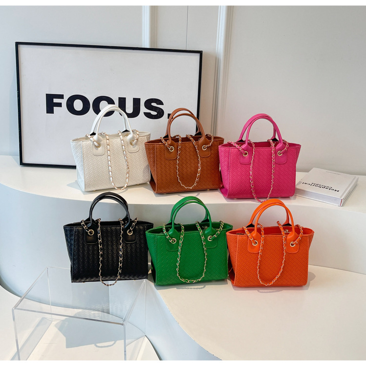 2024 High Quality Fashion Fashion Fashion Knitted Design Women's Bag Spring New Chain Small Square Bag Single Shoulder Diagonal Straddle Handheld_voghion.com