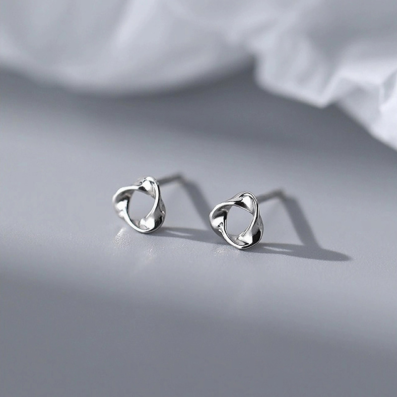 莫比乌斯环大号