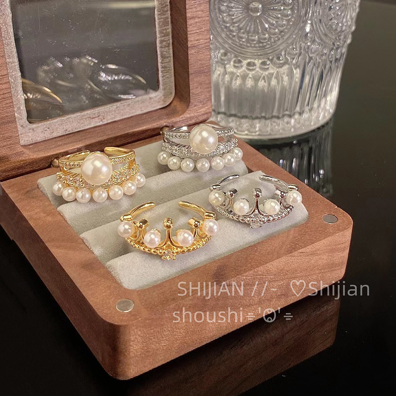 復古皇冠淡水珍珠簡約風戒指女新款輕奢法式高級感小眾設計食指戒