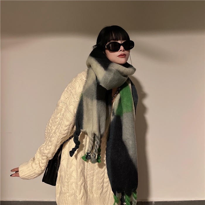 Korean Ins2023 new winter geometric color gradient mohair fringe scarf for women's shawl with two necklaces_voghion.com