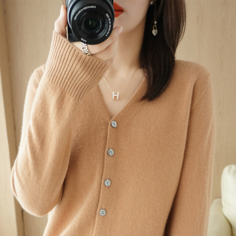 Cardigan Coat Women's Knitted Base Shirt V-Neck Long Sleeve Spring and Autumn 2025 New Style Outer Sweater Women's Korean Style