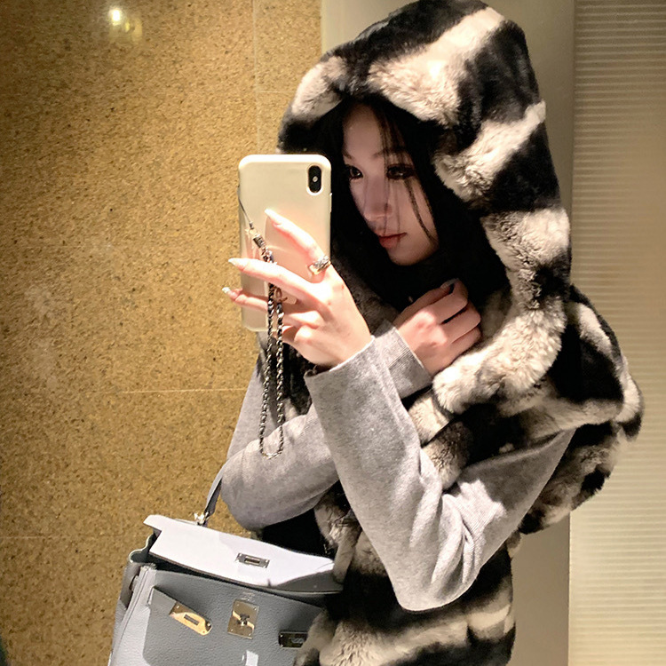 一件代发新款整皮獭兔毛皮草外套女龙猫色洋气连帽马甲海宁真毛