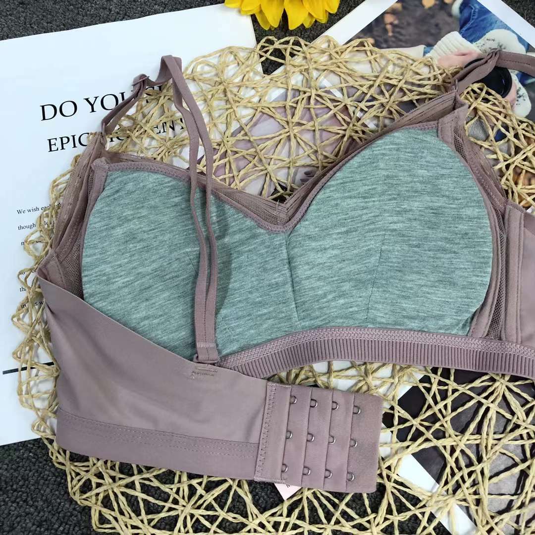 Nueva colección de pecho push-up ajustable de tres pechos cómoda sin costura inalámbrica superior delgada inferior ropa interior gruesa sujetador de las mujeres