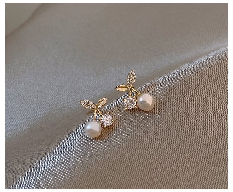 1 Pair Sweet Simple Style Cherry Plating Inlay Copper Pearl Zircon 14k Gold Plated Ear Studs display picture 1