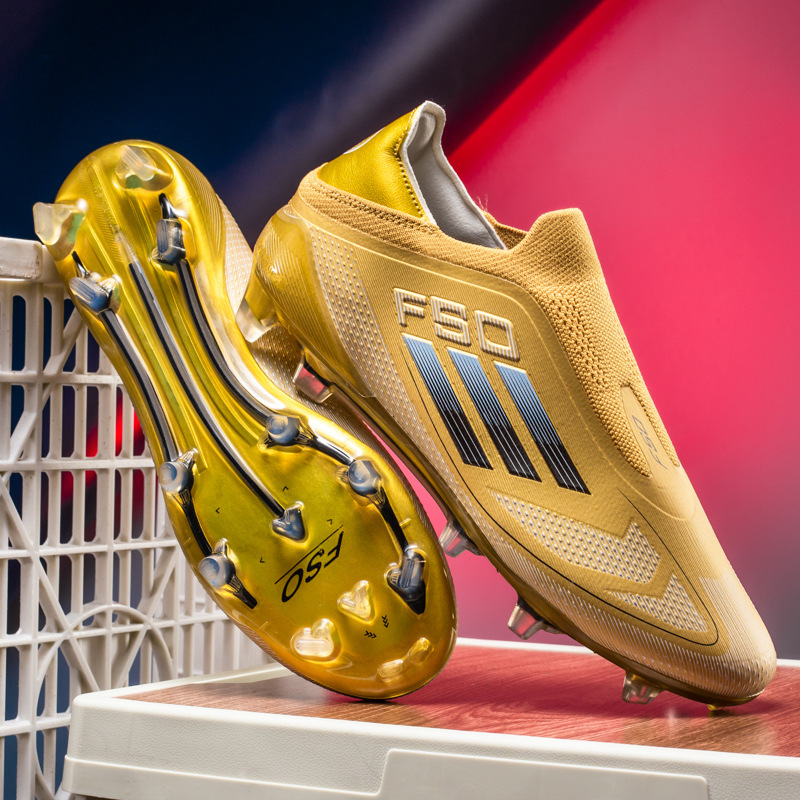 Zapatos de Fútbol de Estilo Nuevo para Adultos, de Caña Baja, para Deportes al Aire Libre, Aptos para Estudiantes Masculinos y Femeninos, con Tacos Largos para Césped Artificial y Tacos Rotos.