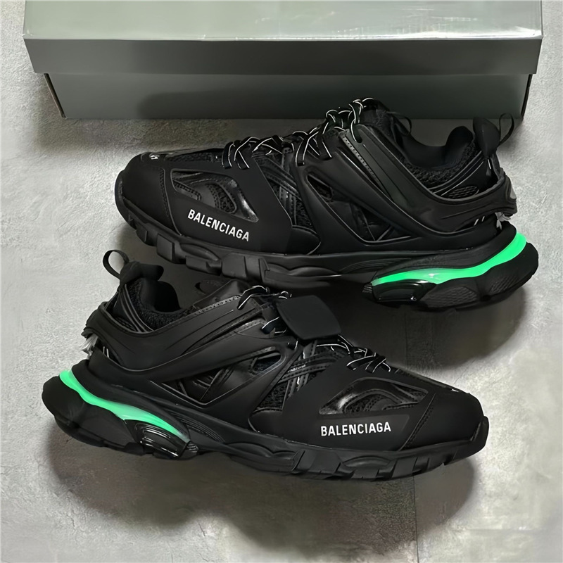 European Version Original Paris Track3.0 Light-Up Dad Shoes for Men and Women, 3Rd Generation Thick-Soled Couple's Sneakers with Led Lights