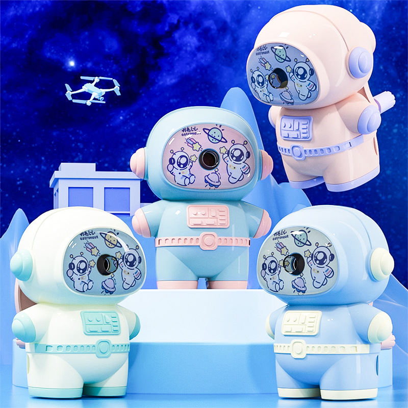 7860 astronauta cuchillo de lápiz mano rotación cuchillo de lápiz para el día de la infancia regalo afilador de lápiz al por mayor