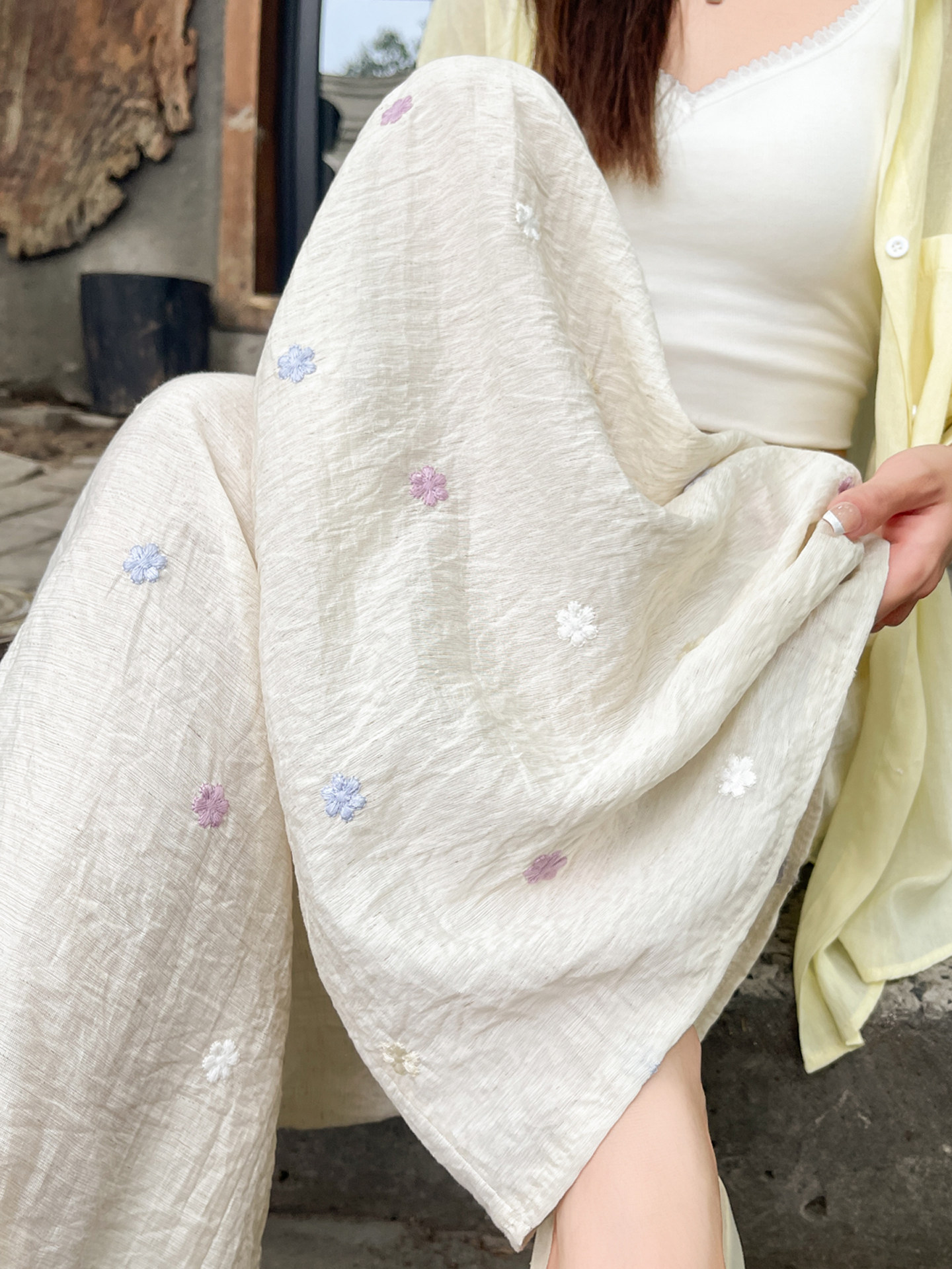Quần culottes nữ ống rộng cạp cao vải linen phối sợi mát, dáng suông rủ nhẹ — Nhỏ màu hồng