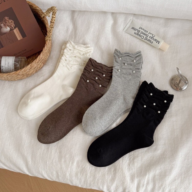 26 Autumn/Winter Japanese-style fashion light luxury pleated pearl cotton mid-calf women's socks, solid color, simple and versatile stacked socks 26 Autumn/Winter Japanese-style fashion light luxury pleated pearl cotton mid-calf women's socks, solid color, simple and versatile stacked socks