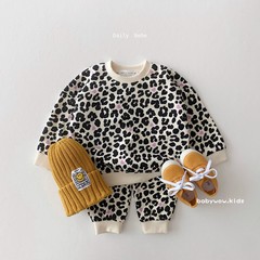 Ins Boys' and Girls' Winter Stylish Fleece Leopard Print Sweatshirt and Pants Set for Infants and Toddlers with Long-Sleeve Top and Pants