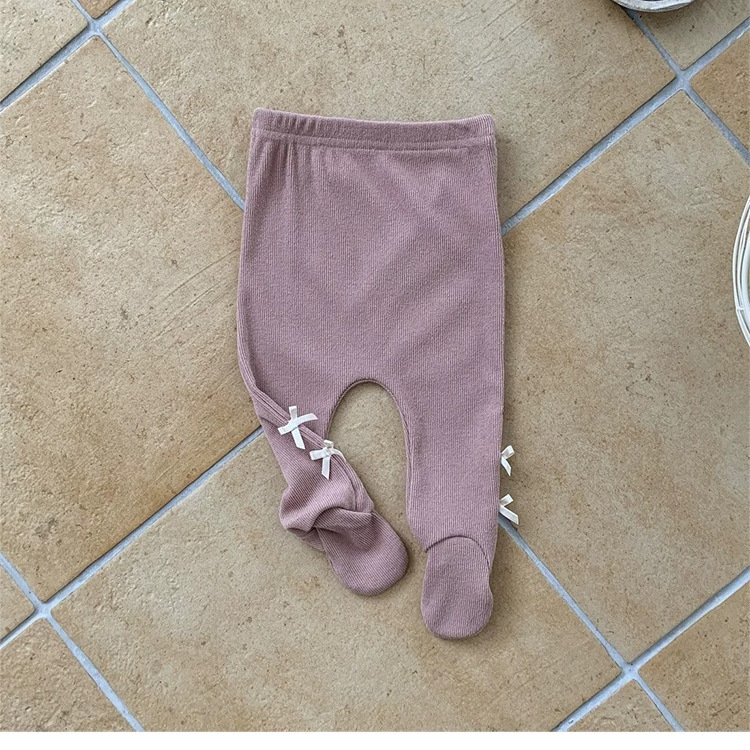 Pantyhose infantiles primavera bebé primavera ropa de primavera 2025 ropa de primavera ropa de estilo extranjero ropa infantil coreana para niñas pantalones de base de color sólido